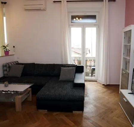 Apartment Una Pula Exterior photo